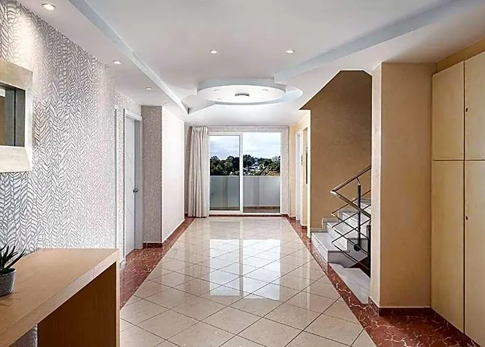 Kreoli Suites Glyfada