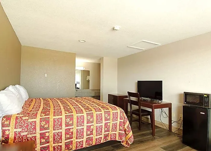 Town And Country Inn