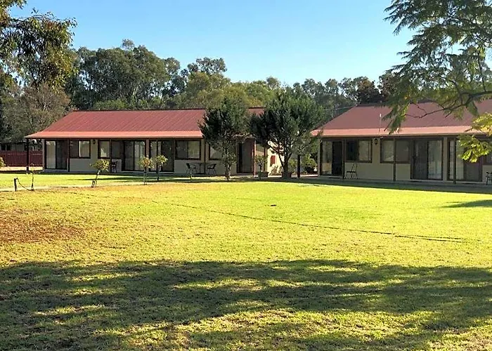 Outback Quarters Motel Hay