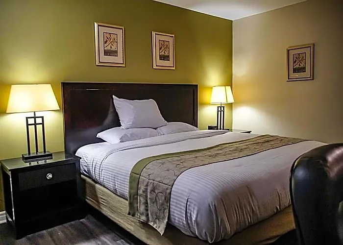 Skyland Motel Inn & Suites