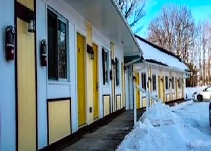 Skyland Motel Inn & Suites