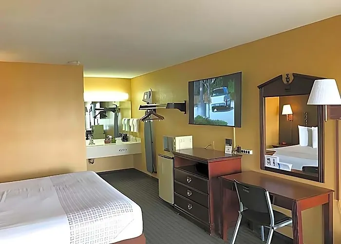 Econo Lodge Selmer