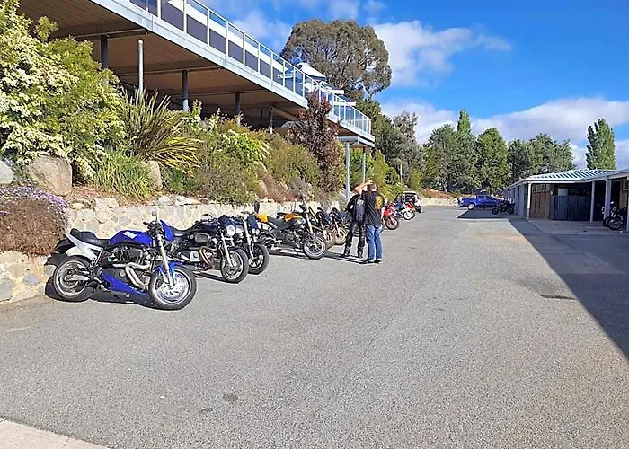 Lake Jindabyne Hotel