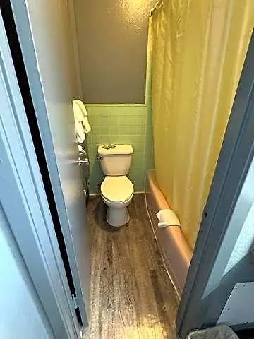 Pratt Budget Inn