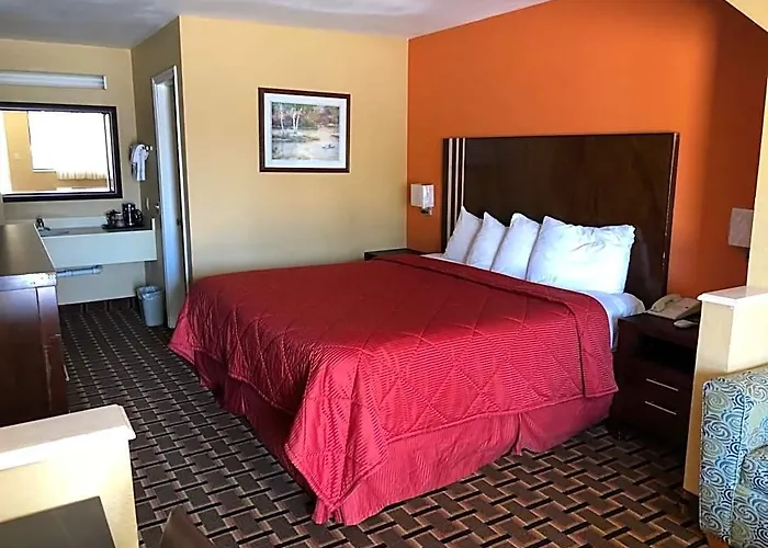 La Grange Executive Inn And Suites