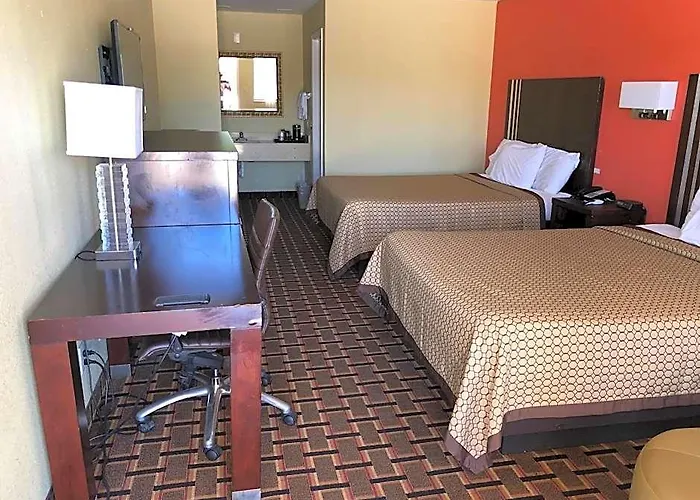 La Grange Executive Inn And Suites