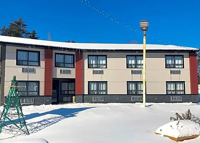 Hwy 17 Hotel