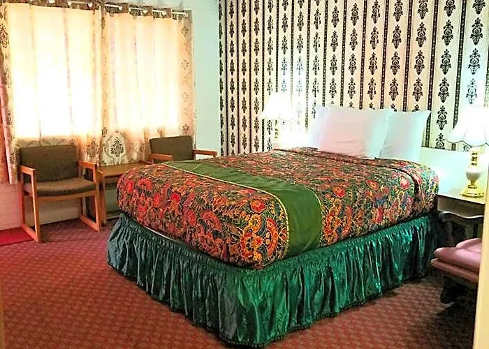 Town House Motor Inn
