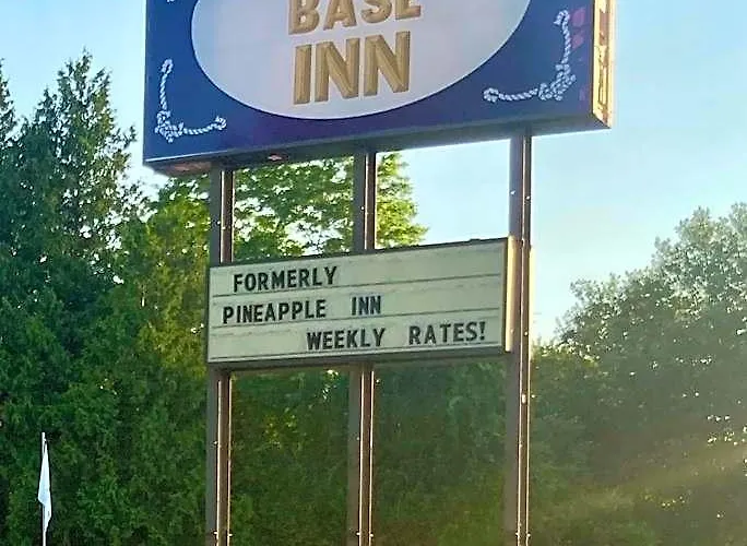 Harbor Base Inn