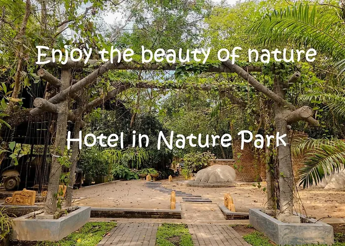 Ceylon Kingsmen Garden - Katunayake Airport Transit Hotels