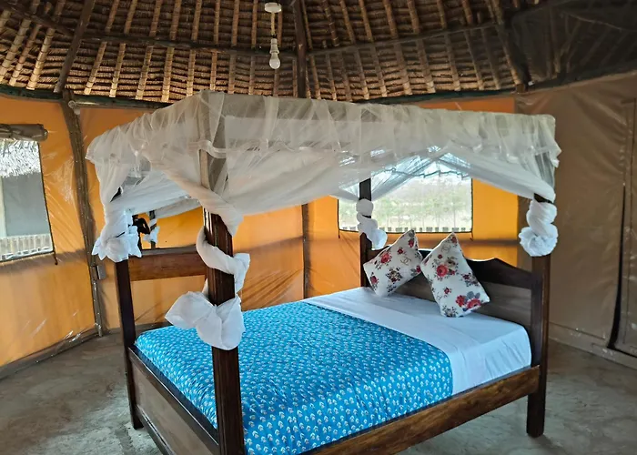 Tausa Tsavo Eco Lodge
