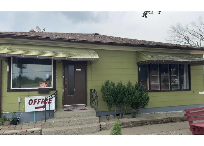 Queen'S Motel Blenheim Near Lake Erie On