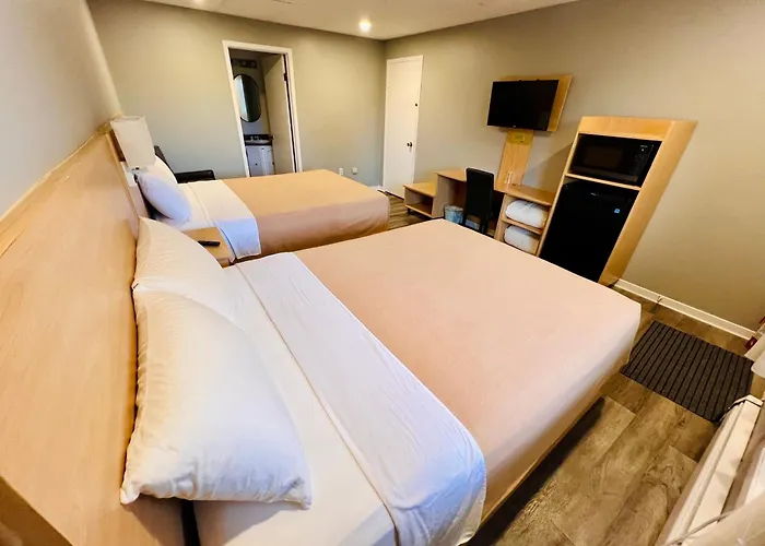 Summerside Motel &Cottages