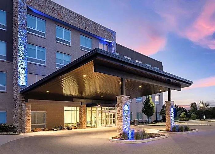 Holiday Inn Express & Suites Madison West - Middleton