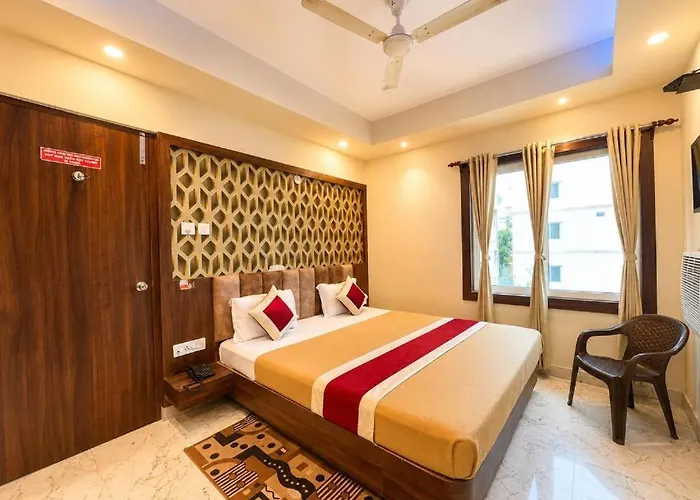 Goroomgo Sai Sandpiper: Beachfront Retreat Near Puri Temple