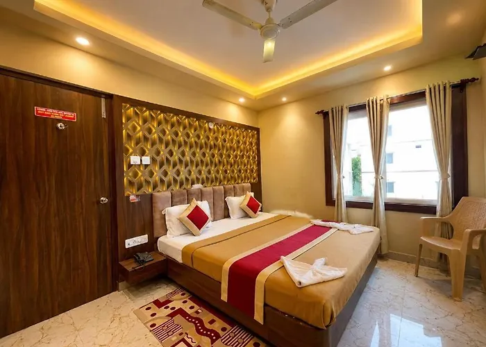 Goroomgo Sai Sandpiper: Beachfront Retreat Near Puri Temple