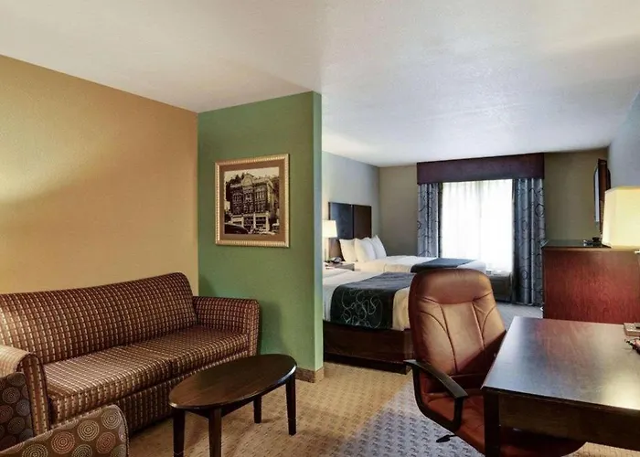 Comfort Suites Near Hot Springs Park