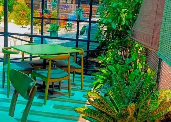Sunset Beach Retreat & Beach Bistro