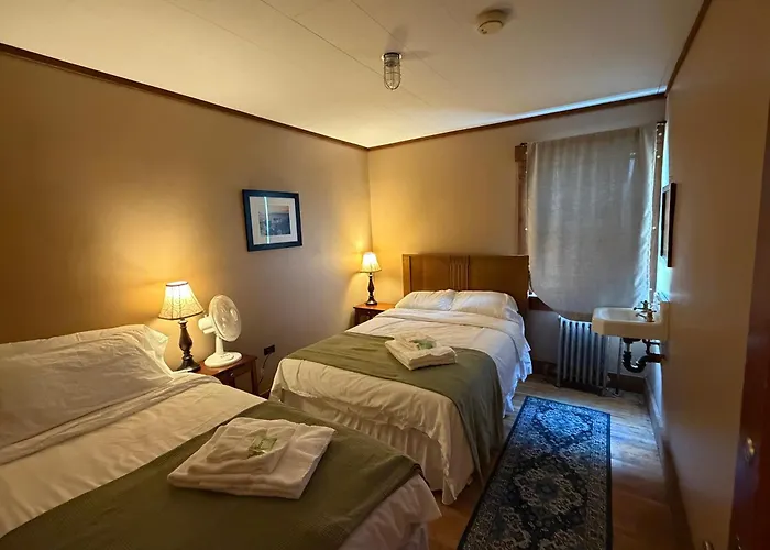 Twin Cities Hotel