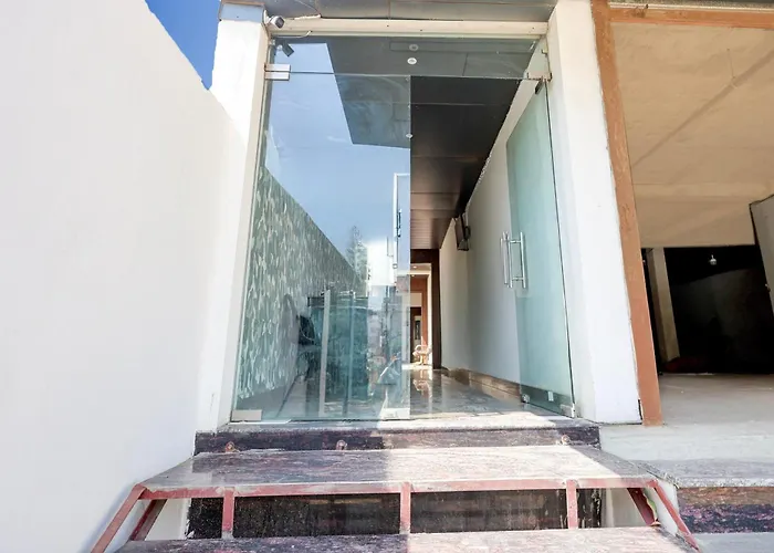 Super Townhouse Geeta Nagar Metro Station Formerly Hotel Opal