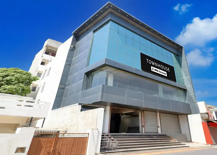 Super Townhouse Geeta Nagar Metro Station Formerly Hotel Opal