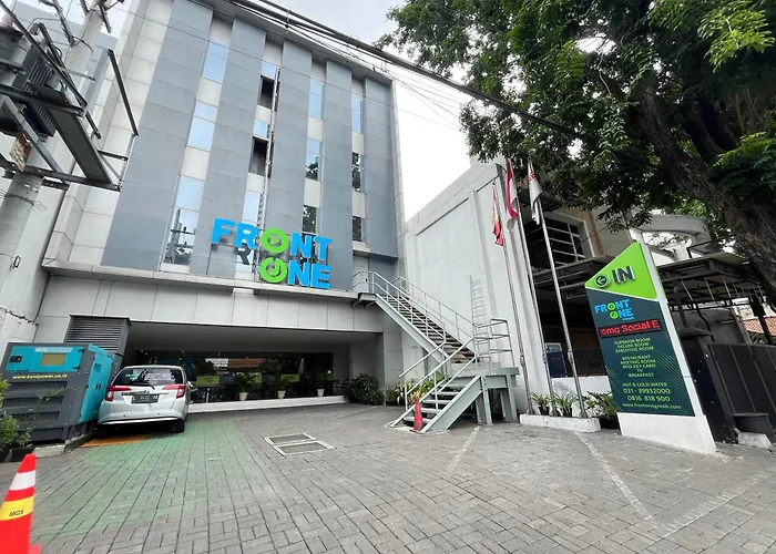 Front One Hotel Gresik