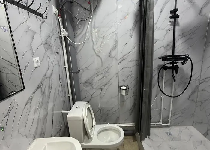 Саратан Отель