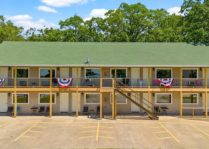 Trailhead Lodge