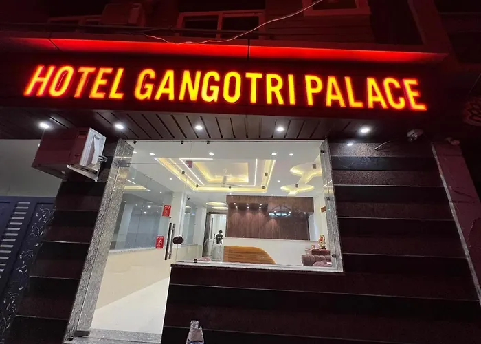 Sitara Premium Gangotri Palace, 1Km Distance From New Glass Bridge - Tapovan #Privateparking