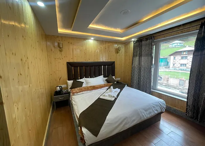 Hotel Sounsar And Restaurant