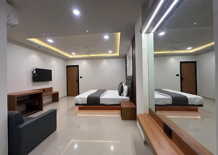 Hotel Peacock Anand