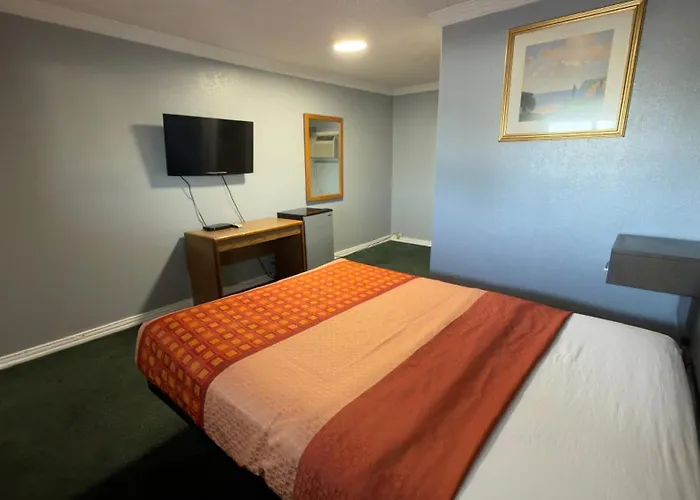 Ada Inn & Suites