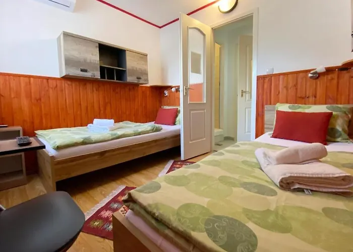 Franc Llagami - Rooms