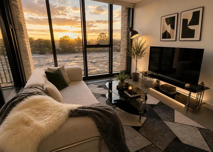 Luxurious Stylish Courtyard View Near Olympic Park