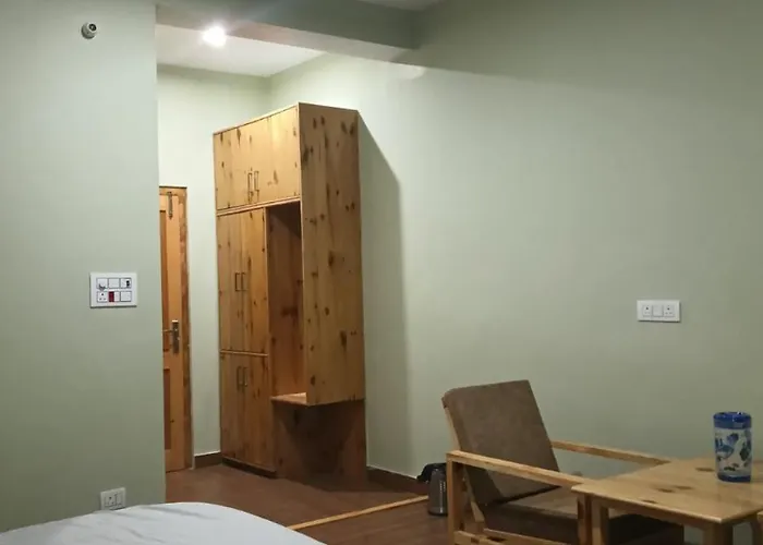Jispa Peak Guest House And Restaurant