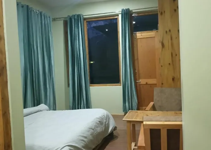 Jispa Peak Guest House And Restaurant
