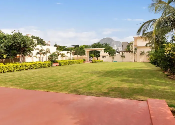 Treebo Premium Royal Amar With Mountain View And Swimming Pool