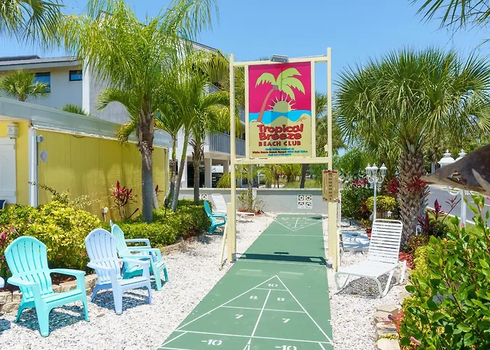 A Tropical Breeze Beach Club - Anna Maria Island