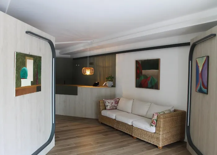 LEON D'ORO - Art Hotel