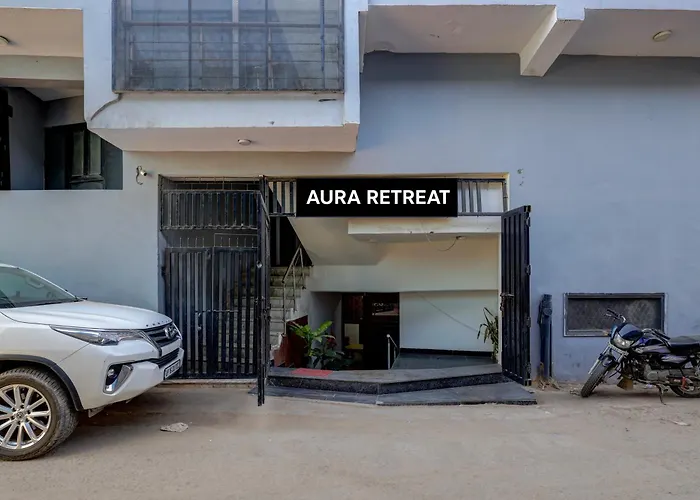 Hotel Aura Retreat Just Near Omaxe Hills