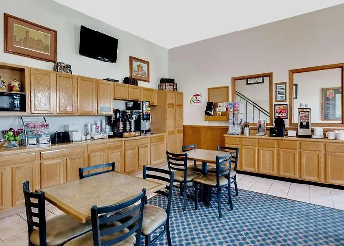 Super 8 By Wyndham Keokuk