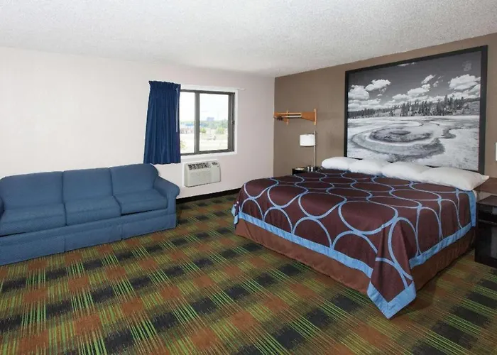 Super 8 By Wyndham Keokuk