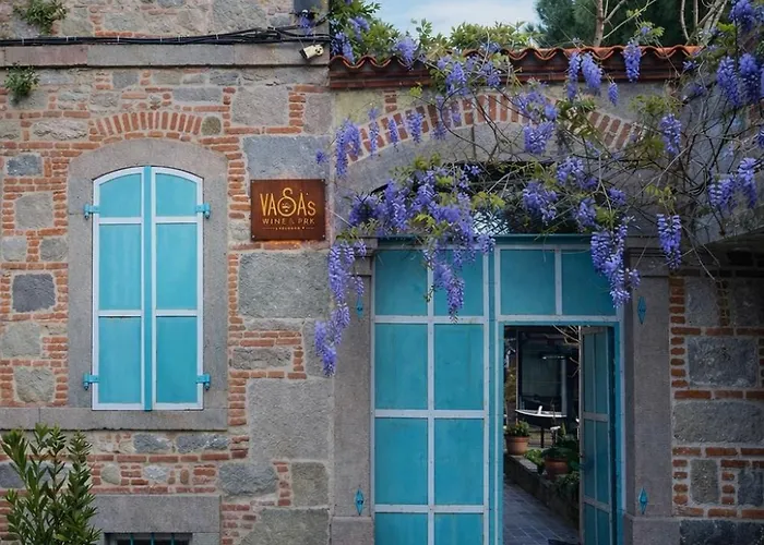 Yasa'S Guest House