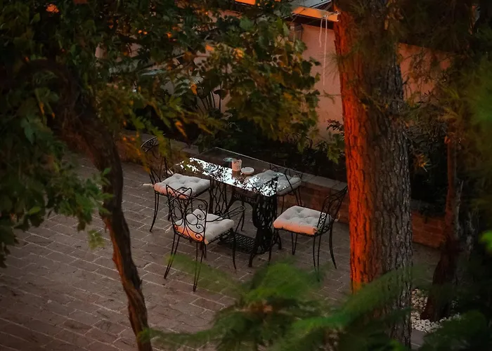 Yasa'S Guest House
