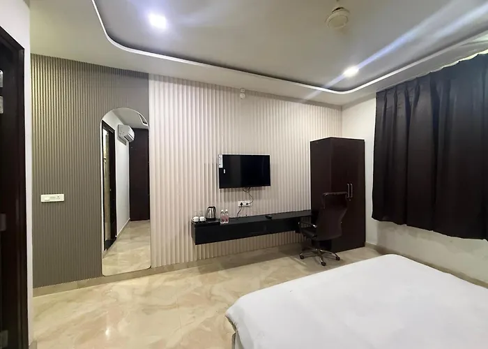 Hotel Pratap Palace