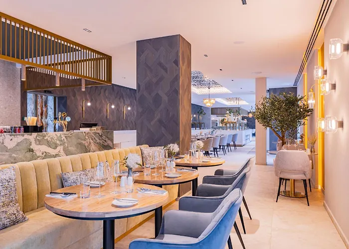 Birges Hotel Lifestyle And View