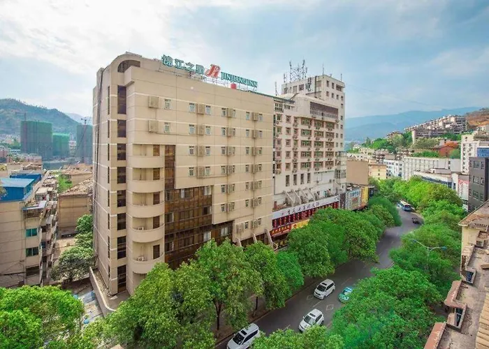 Jinjiang Inn Panzhihua Central Hospital Station Passenger Terminal Center