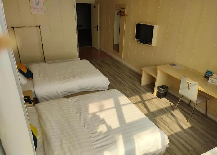 7 Days Inn Taihe Passenger Terminal
