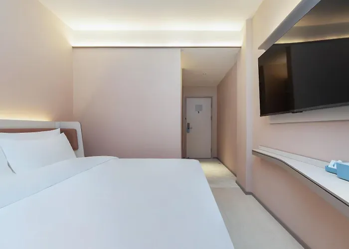 Hanting Hotel Wuhan University