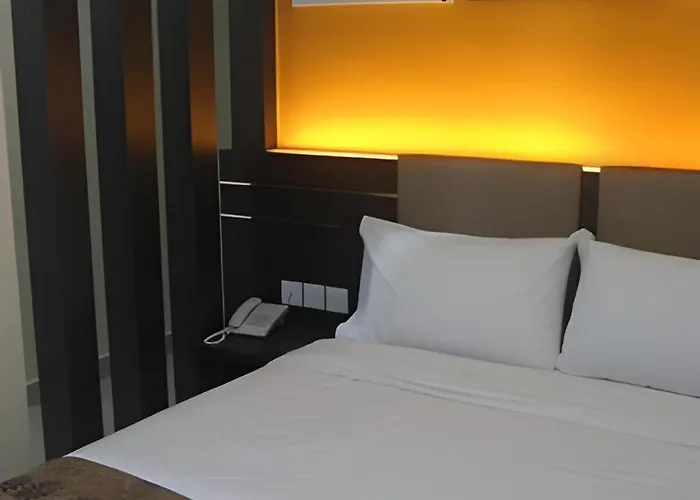 Gm Holiday Hotel